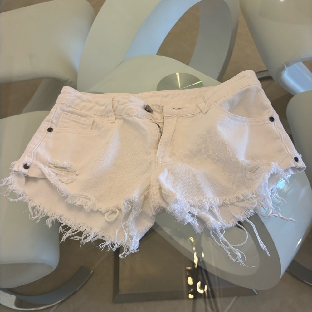 SHEIN White Frayed Hem Jean Shorts Medium Rise